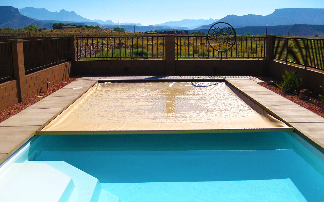 St George Pools - Auto Safety Cover Pool
